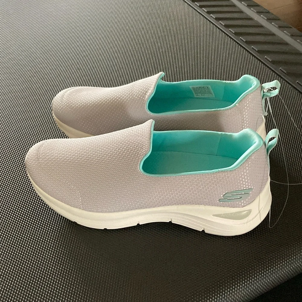 Brand New Skechers - Picture 1 of 13